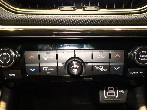 Used 2023 Jeep Compass Trailhawk w/ Trailhawk Elite Group image 24