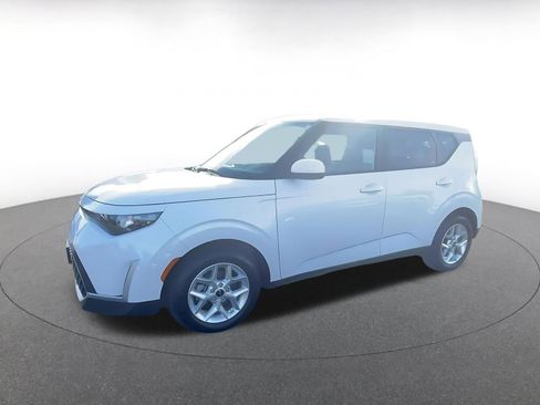 Used 2025 Kia Soul LX w/ LX Technology Package image 8