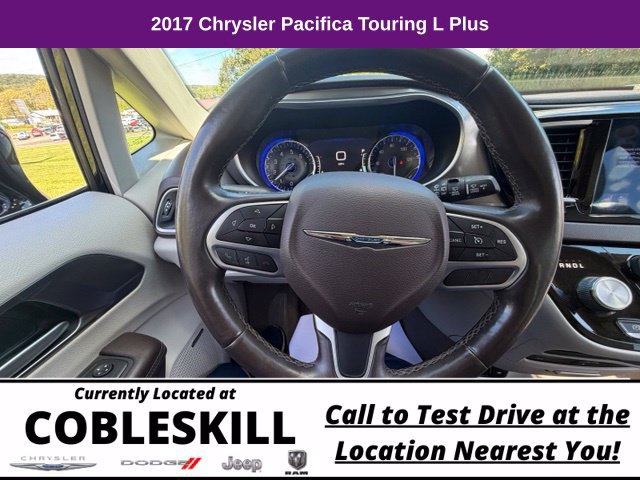 Used 2017 Chrysler Pacifica Touring-L Plus FWD image 14