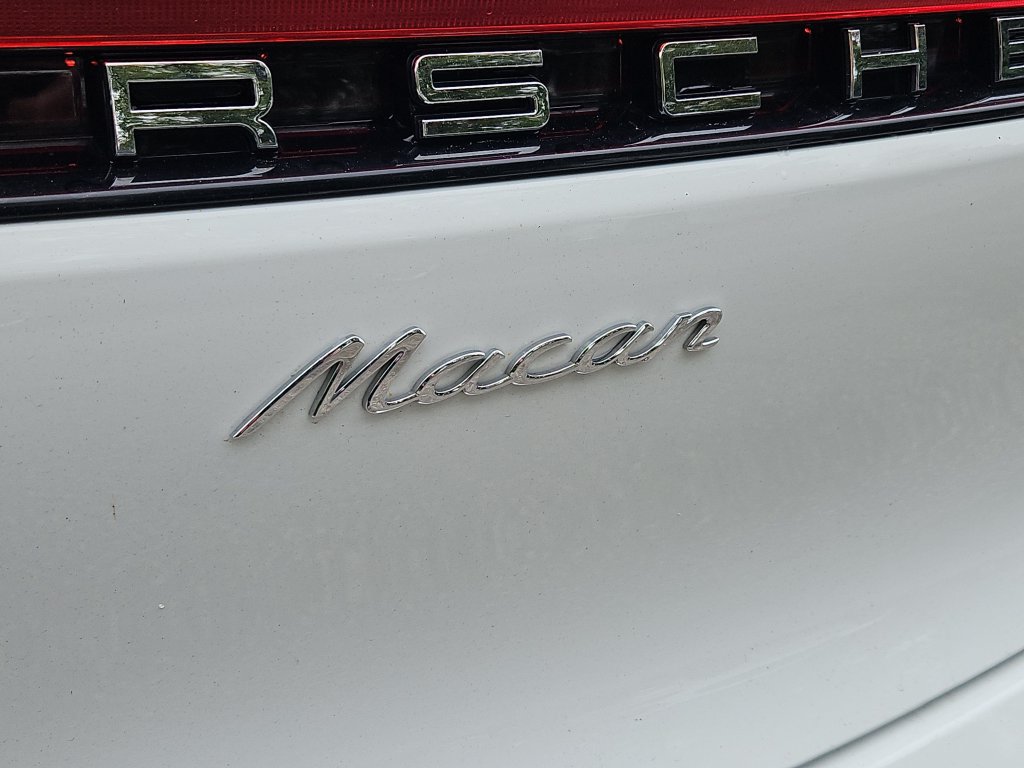 Certified 2026 Porsche Macan AWD/4WD image 13