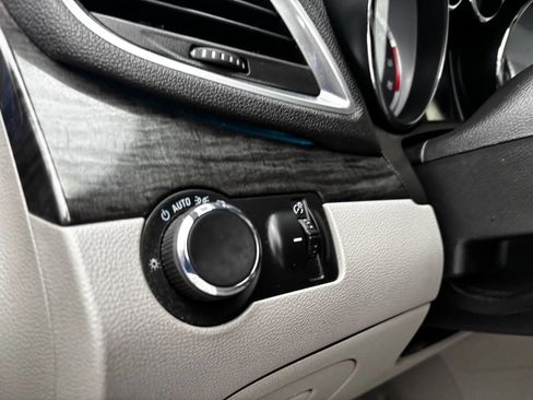 Used 2015 Buick Encore FWD image 17