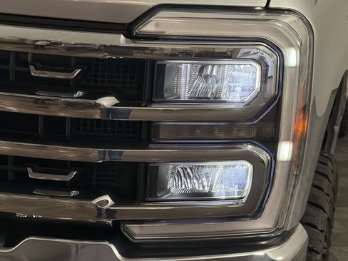 Used 2024 Ford F250 Lariat w/ Lariat Ultimate Package AWD/4WD image 37