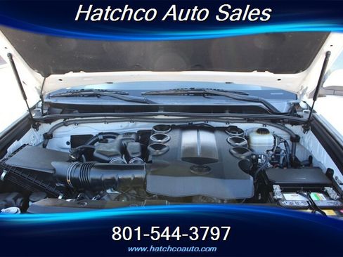 Used 2015 Toyota 4Runner SR5 AWD/4WD image 11