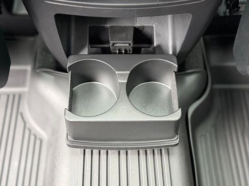 Used 2023 Ford Explorer XLT w/ Equipment Group 202A image 10