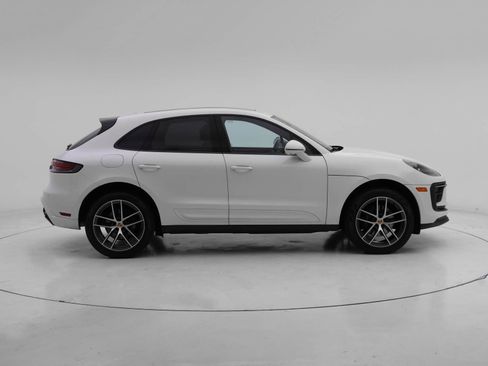 Used 2025 Porsche Macan image 18