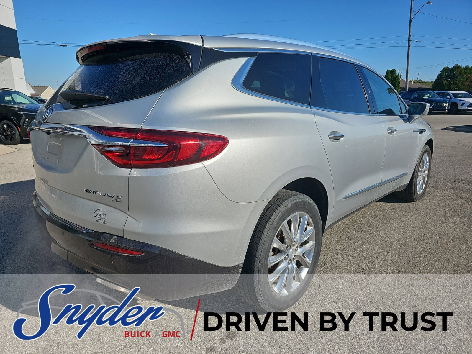 Used 2018 Buick Enclave Premium w/ Experience Buick Package AWD/4WD image 9