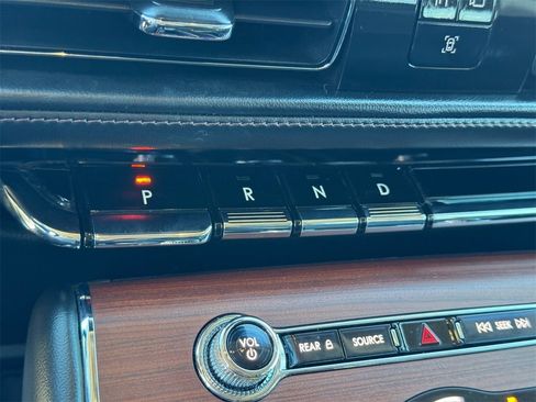 Used 2021 Lincoln Aviator Reserve w/ Elements Package Plus image 30