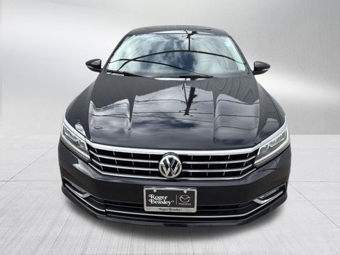 Used 2018 Volkswagen Passat 2.0T SE w/ SE Lighting Package image 2
