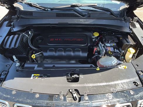 Used 2017 Jeep Compass Latitude w/ Popular Equipment Group AWD/4WD image 24