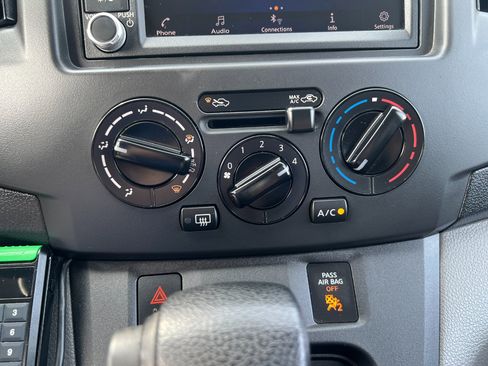 Used 2020 Nissan NV200 SV w/ Sliding Glass Door Package image 45