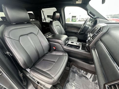 Used 2020 Ford Expedition Max Limited w/ Texas Edition Package RWD image 21