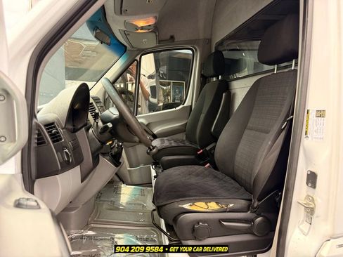 Used 2017 Mercedes-Benz Sprinter 2500 image 17