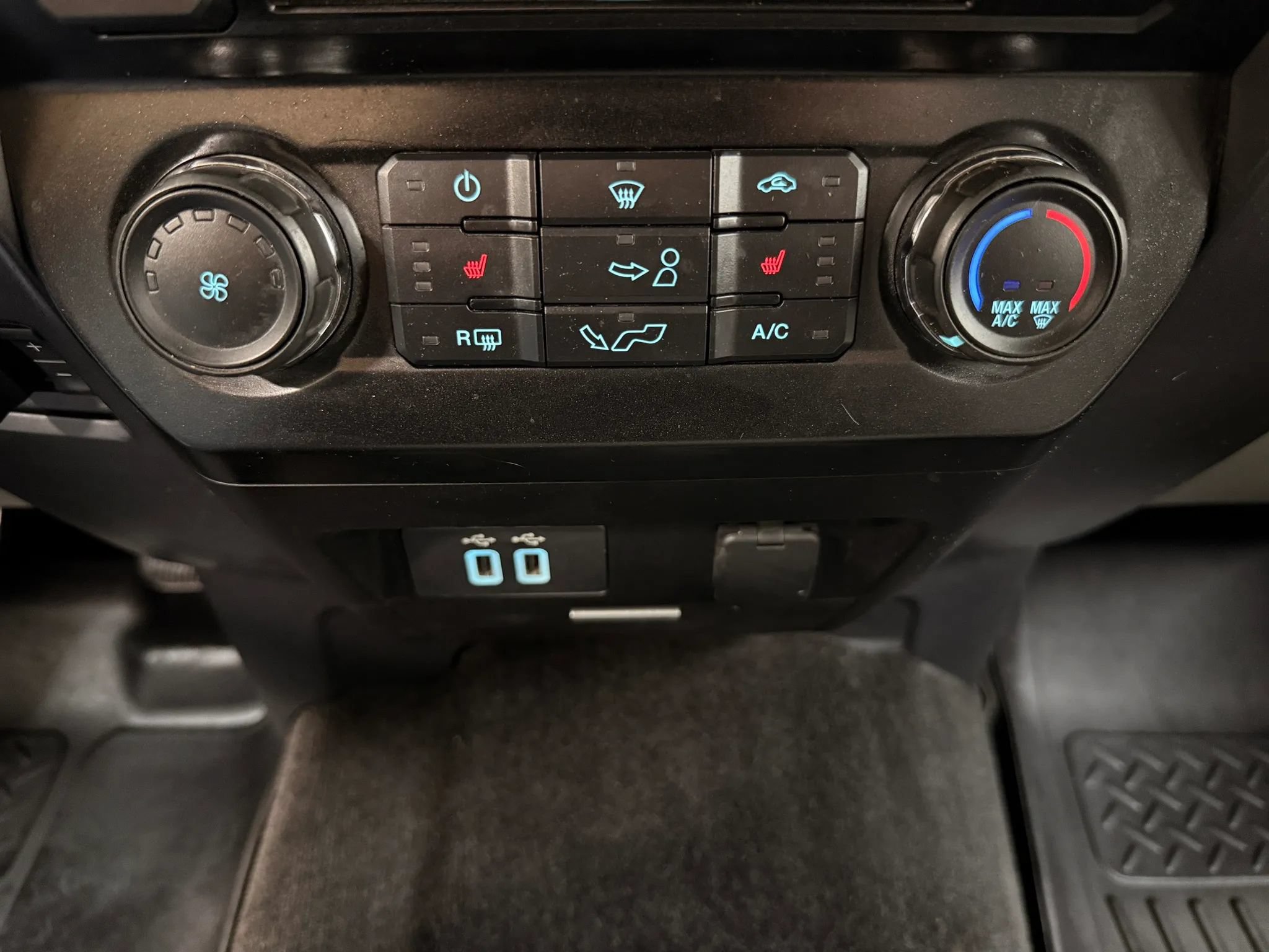 Used 2017 Ford F150 XLT w/ Equipment Group 302A Luxury AWD/4WD image 25