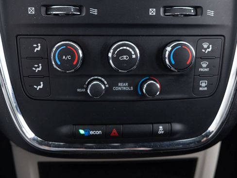 Used 2014 Dodge Grand Caravan SE FWD image 35