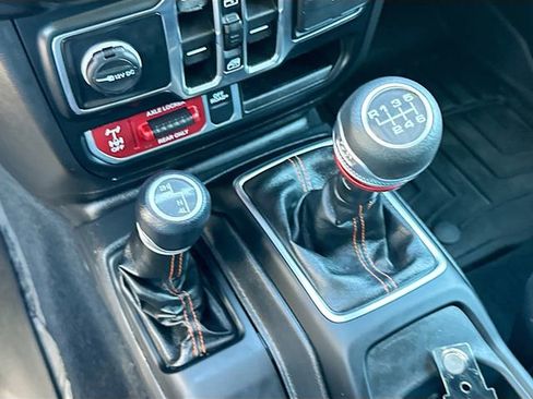 Used 2022 Jeep Gladiator Mojave w/ Trailer Tow Package image 17