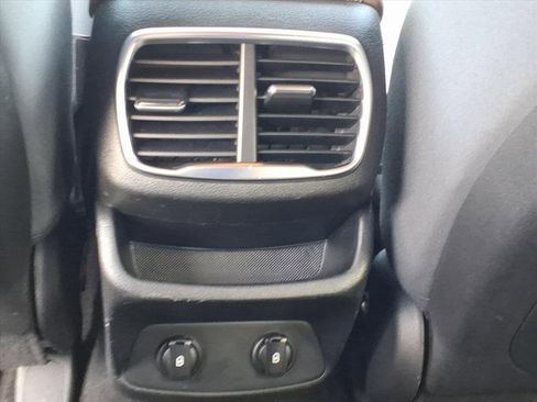 Used 2019 Hyundai Santa Fe SEL image 34