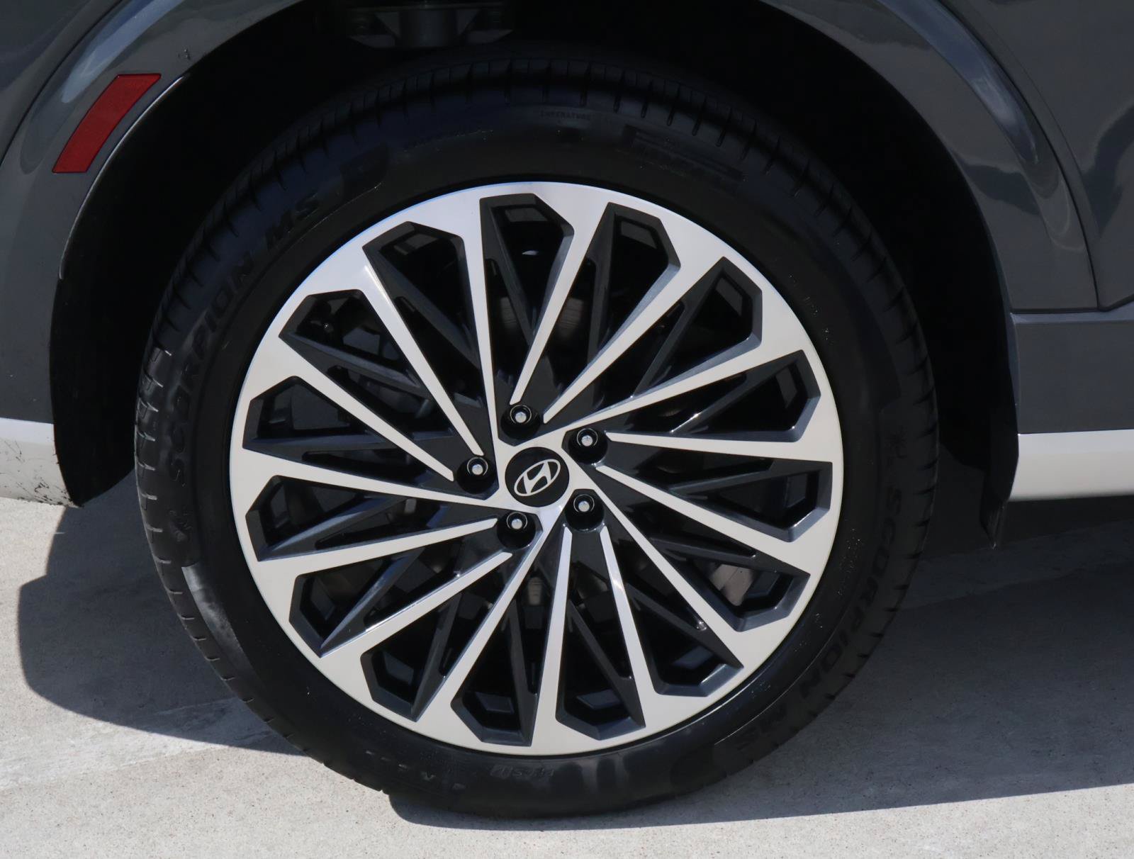 Used 2026 Hyundai Palisade Calligraphy FWD image 8