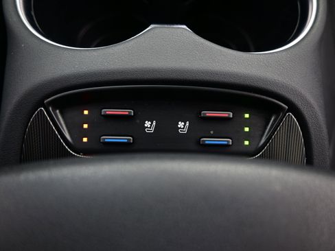 Used 2022 Toyota Venza Limited w/ Advanced Technology Package image 24