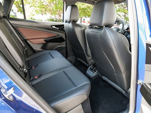 Used 2021 Volkswagen ID.4 Pro S image 38