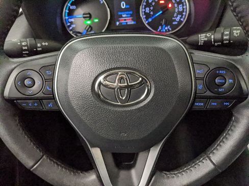 Used 2022 Toyota RAV4 XLE Premium AWD/4WD image 14