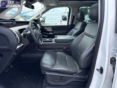 Used 2025 Ford Expedition Active AWD/4WD image 22