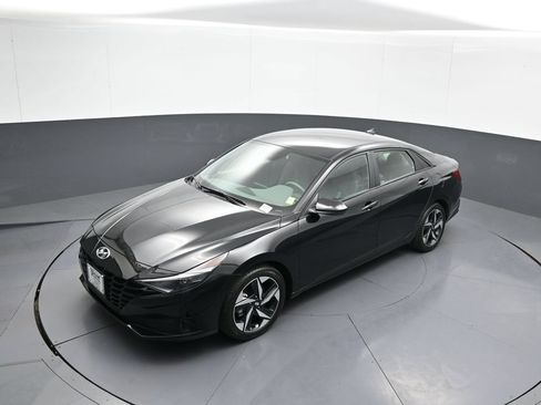 Certified 2023 Hyundai Elantra SEL w/ Convenience Package FWD image 34