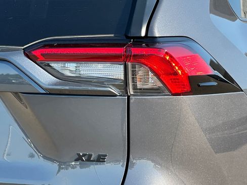 Used 2025 Toyota RAV4 XLE FWD image 32