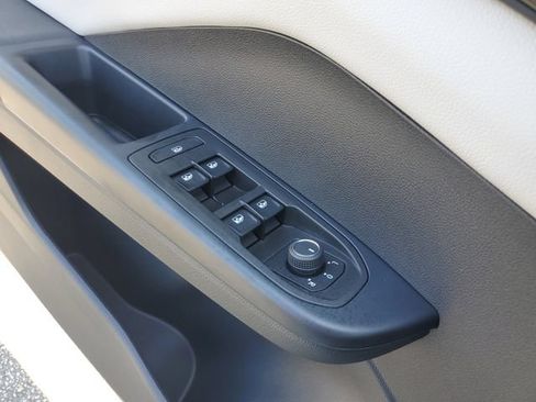 Certified 2025 Volkswagen Taos S FWD image 35