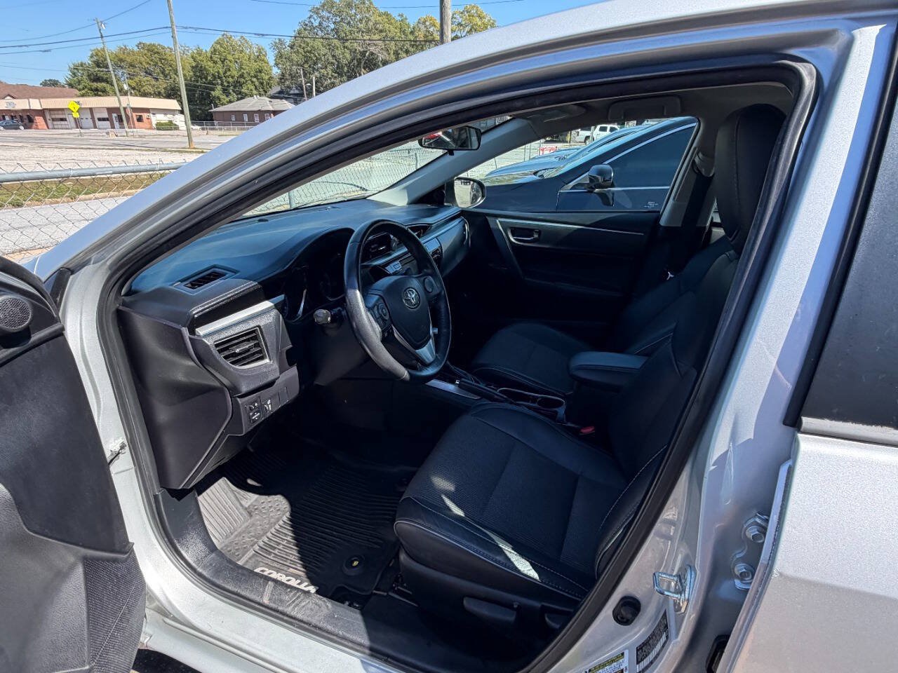 Used 2015 Toyota Corolla S FWD image 2