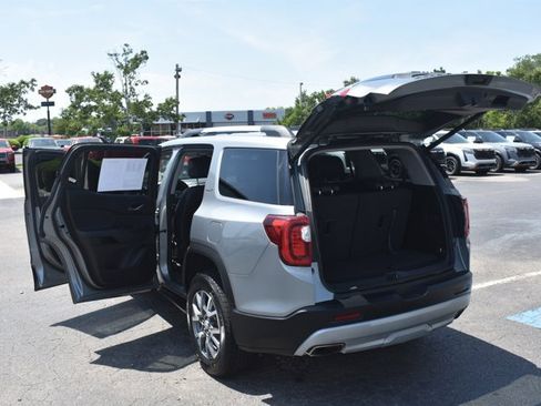 Used 2023 GMC Acadia SLT FWD image 17