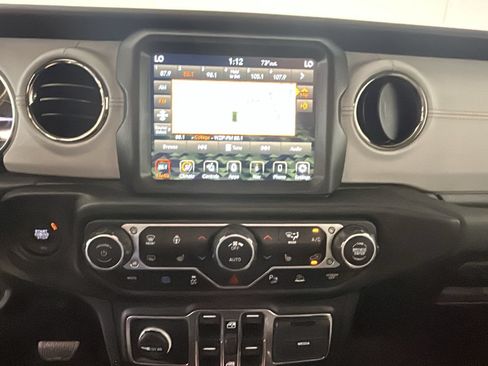 Used 2023 Jeep Wrangler Unlimited Sahara AWD/4WD image 25