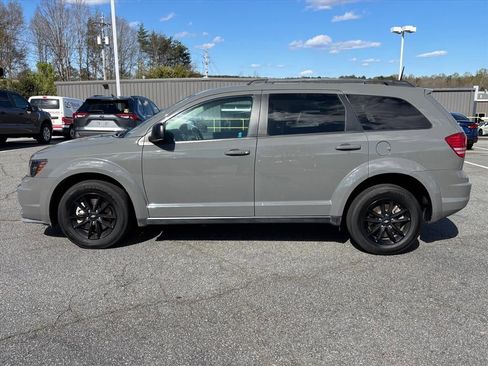Used 2020 Dodge Journey SE w/ Blacktop Package FWD image 23