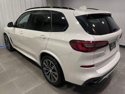 Certified 2022 BMW X5 xDrive45e w/ M Sport Package image 4