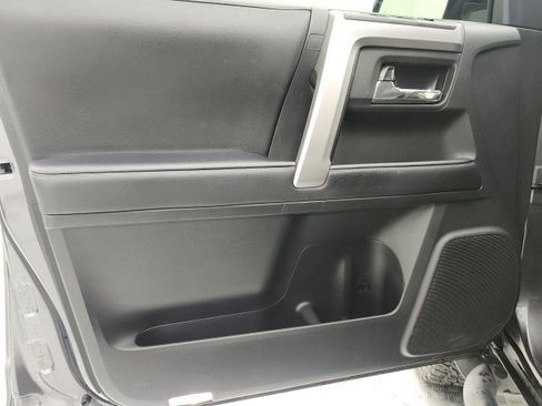 Used 2022 Toyota 4Runner SR5 Premium image 11