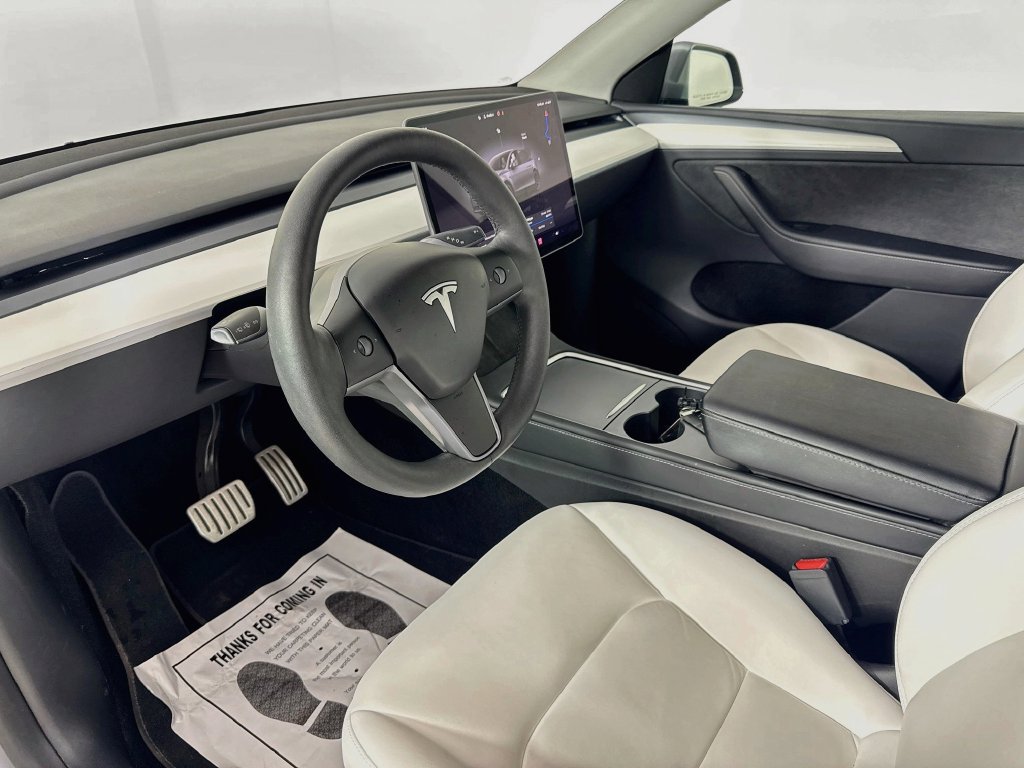 Used 2024 Tesla Model Y Performance AWD/4WD image 10
