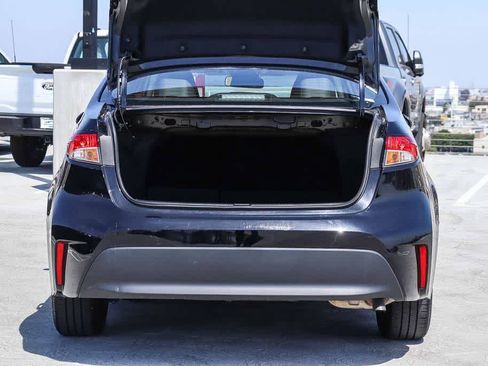 Used 2025 Toyota Corolla LE FWD image 27