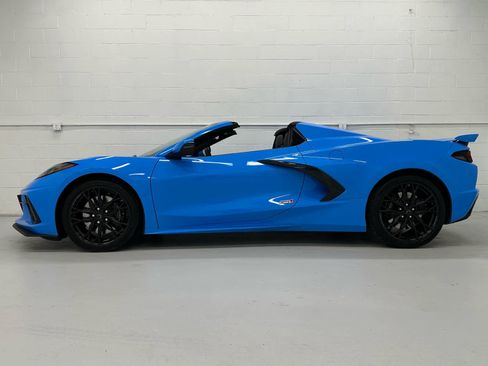 Used 2025 Chevrolet Corvette Stingray Preferred Conv w/ Z51 Performance Package image 3
