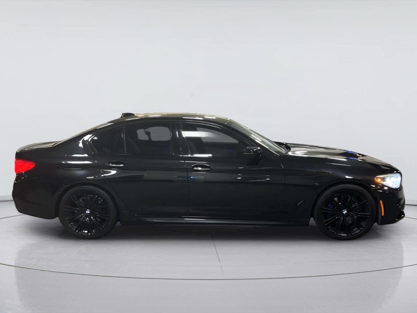 Used 2017 BMW 540i RWD image 2