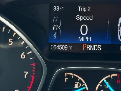 Used 2017 Ford Escape SE FWD image 25