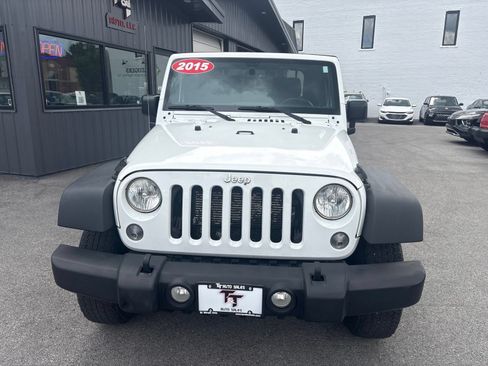 Used 2015 Jeep Wrangler Rubicon w/ Power Convenience Group AWD/4WD image 7
