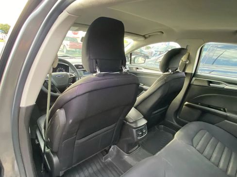 Used 2014 Ford Fusion SE FWD image 16
