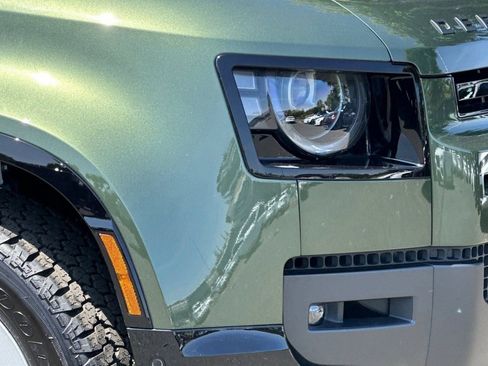 New 2026 Land Rover Defender 110 X-Dynamic SE AWD/4WD image 11