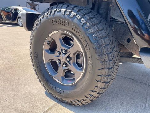 Used 2014 Jeep Wrangler Unlimited Sahara w/ Max Tow Package image 23