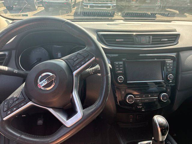 Used 2017 Nissan Rogue SL w/ SL Premium Package FWD image 13