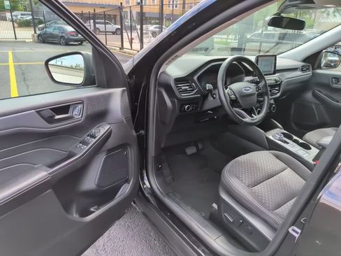 Used 2024 Ford Escape Active AWD/4WD image 9