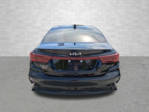 Used 2024 Kia Forte LXS w/ LXS Technology Package FWD image 3