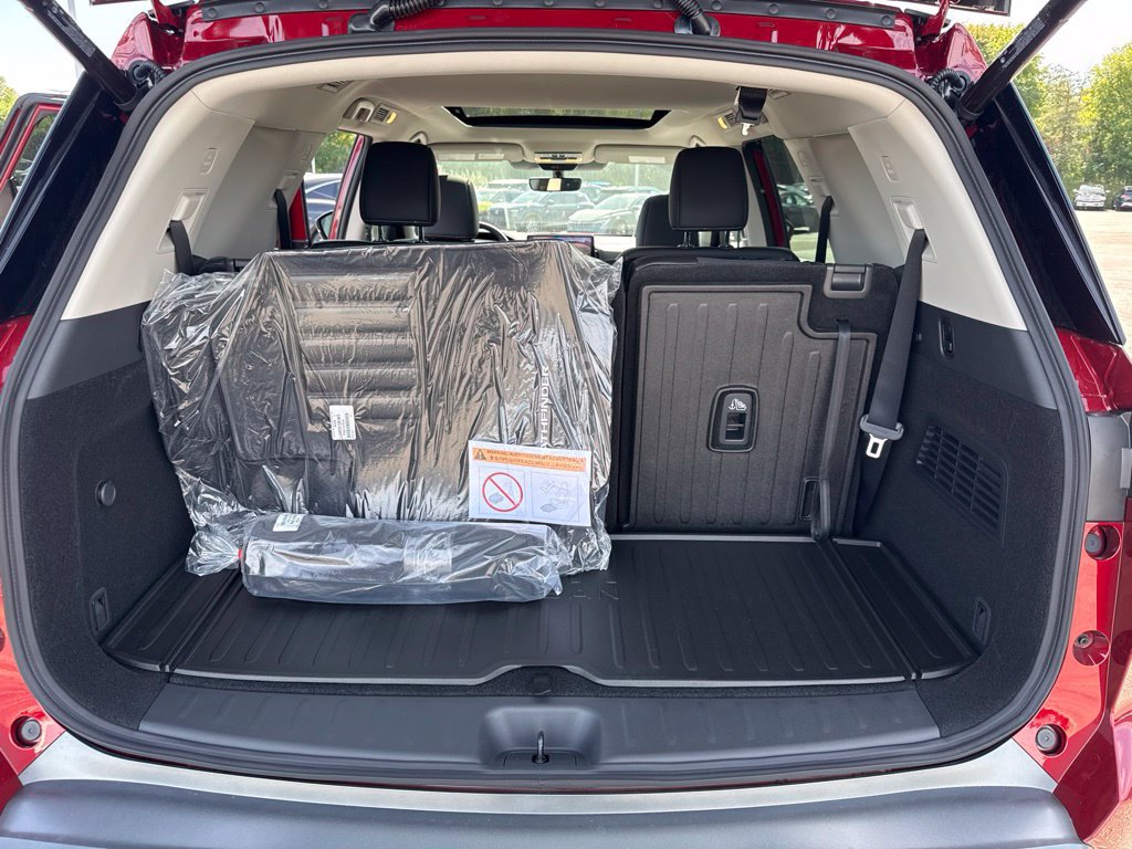 New 2026 Nissan Pathfinder Platinum AWD/4WD image 35