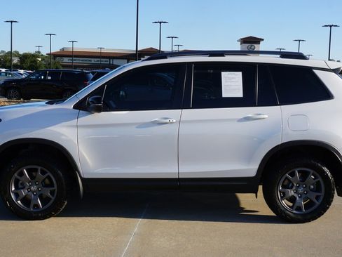 Used 2024 Honda Passport TrailSport image 5