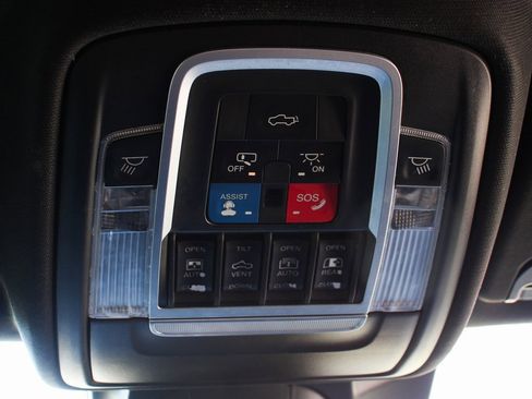 Used 2019 RAM 1500 Laramie image 28