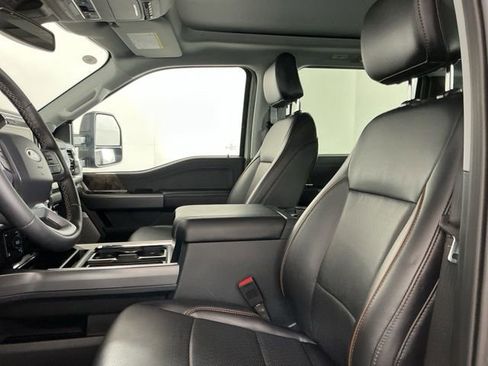 Used 2025 Ford F350 Lariat w/ Black Appearance Package AWD/4WD image 17